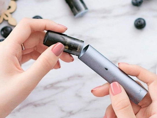 Relx青羽烟杆与幻影烟杆全面对比，哪款更适合你？